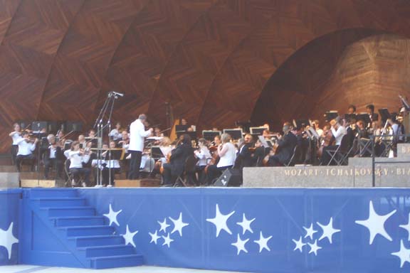 Bostons Civic Symphony Pops Concert at the Hatch Shell